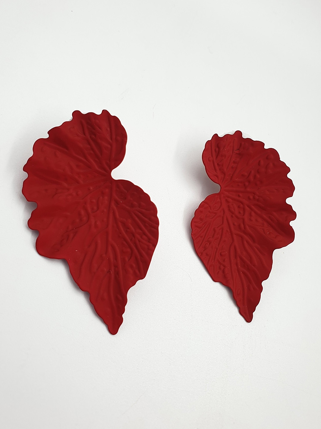 

ISHKAARA Leaf Shaped Studs Earrings, Red
