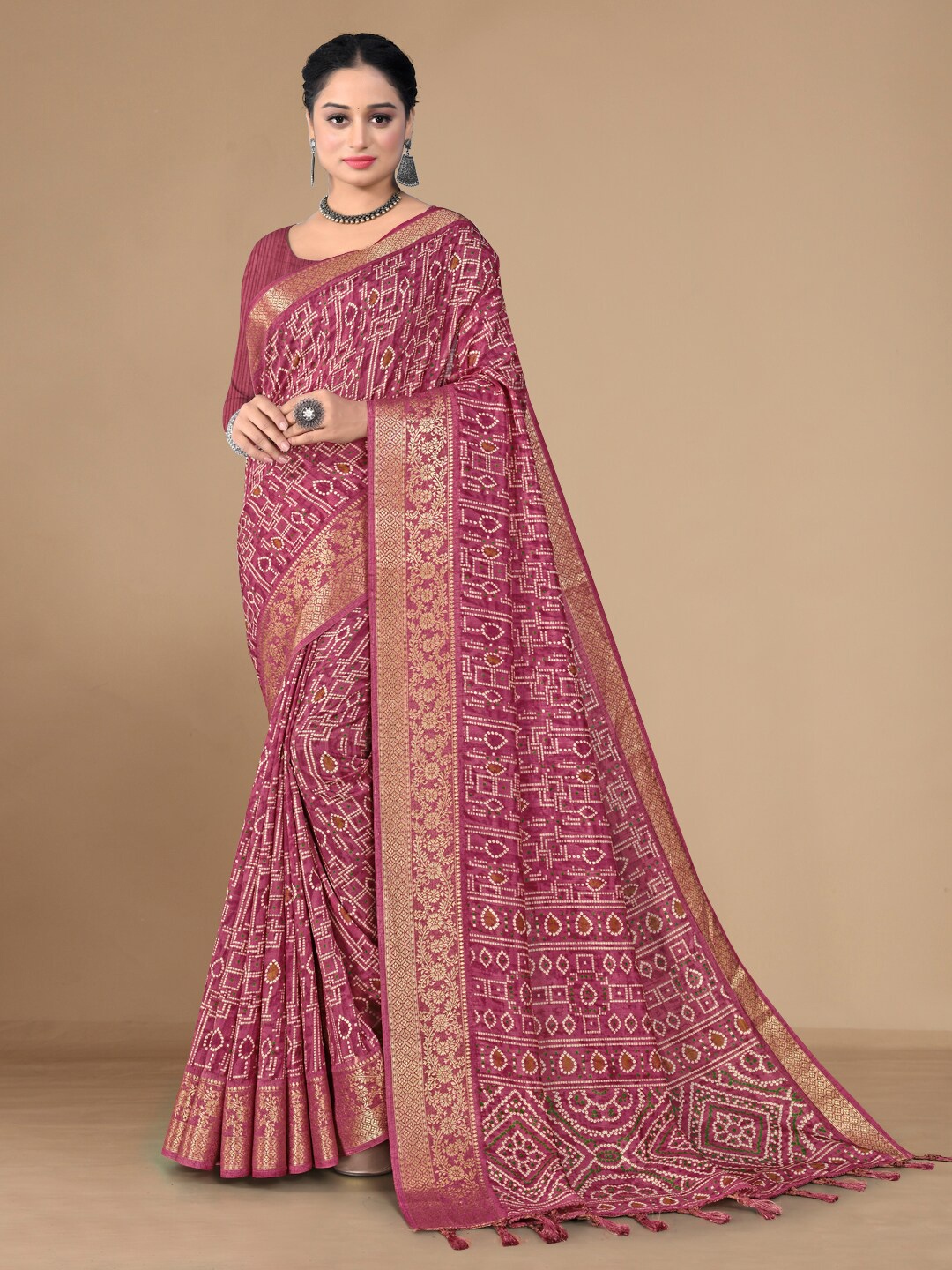 

KALINI Printed Zari Silk Blend Saree, Maroon