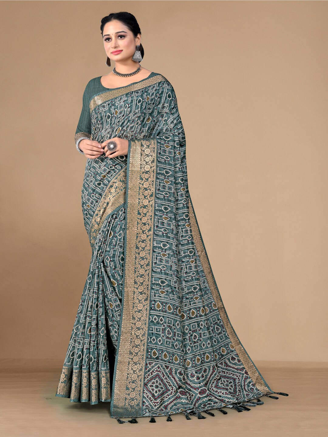 

KALINI Bandhani Printed Zari Saree, Green
