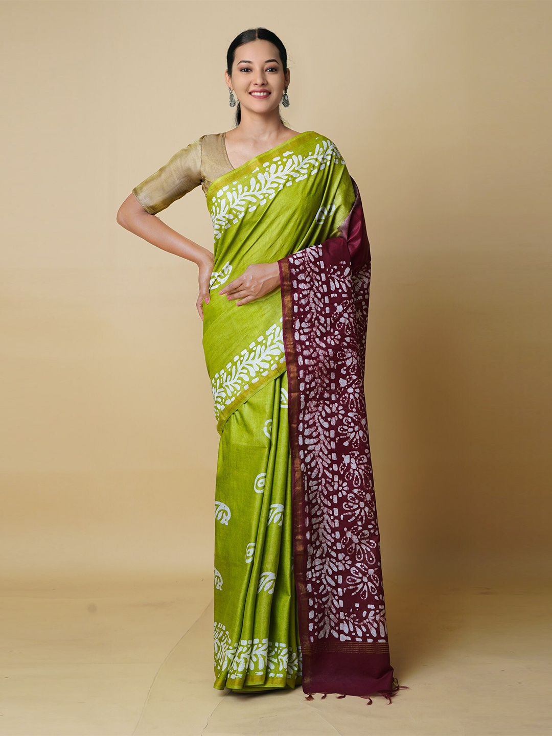 

Unnati Silks Batik Printed Zari Chanderi Silk Cotton Saree, Green