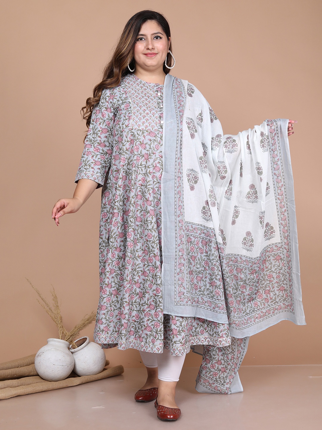 

MIRAVAN Plus Size Blue & Pink Floral Printed Gotta Patti Anarkali Kurta With Dupatta