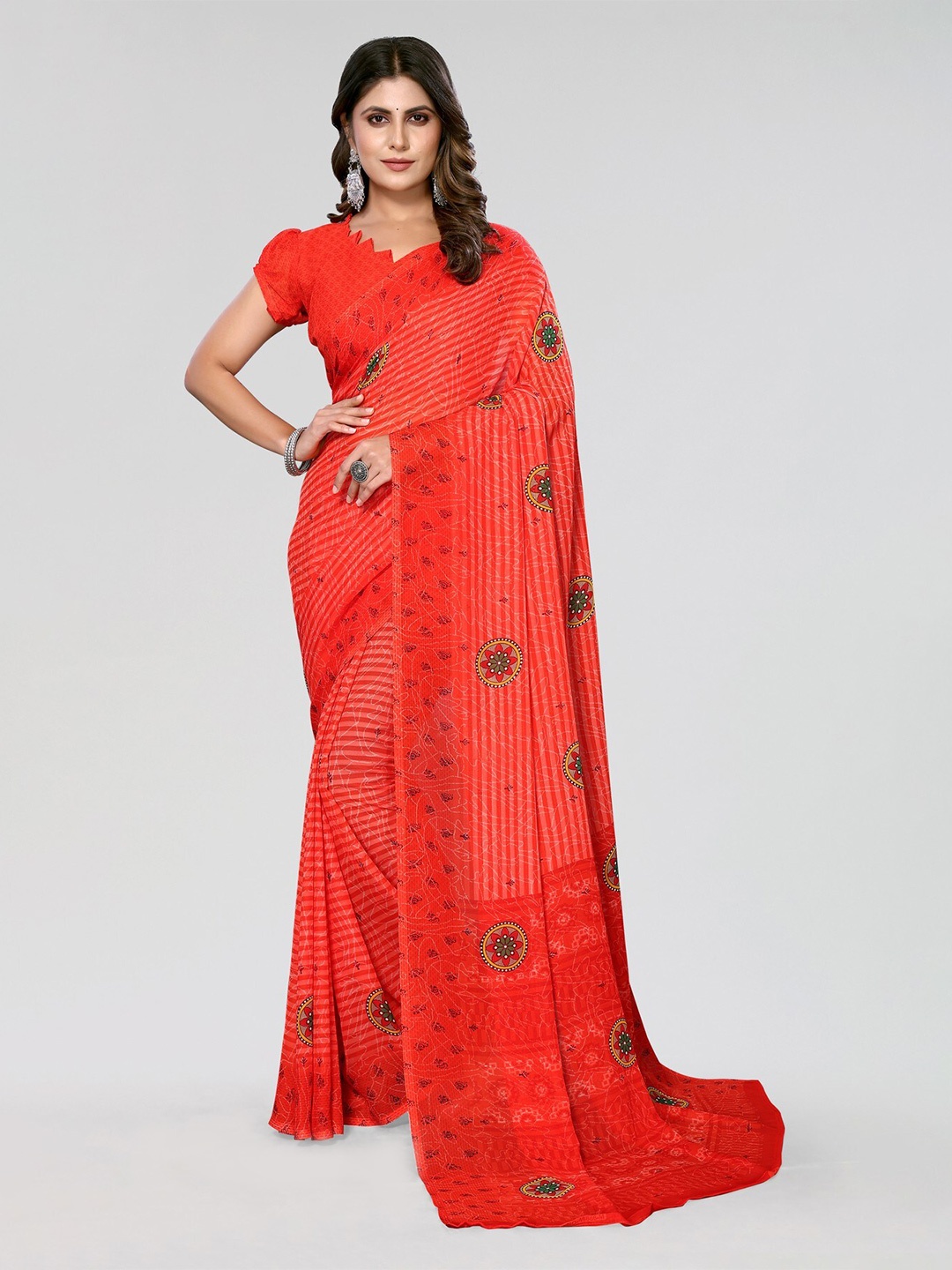 

Yashika Floral Printed Saree, Red