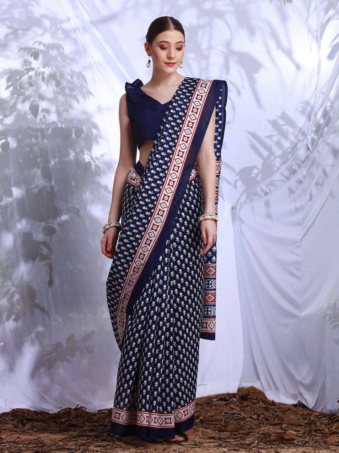 

KALINI Ethnic Motif Printed Bhagalpuri Saree, Navy blue