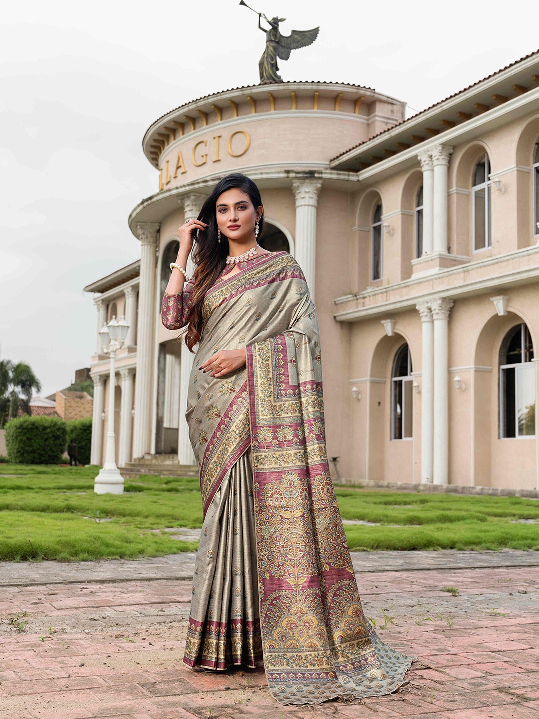 

Mitera Beige & Purple Floral Printed Satin Saree