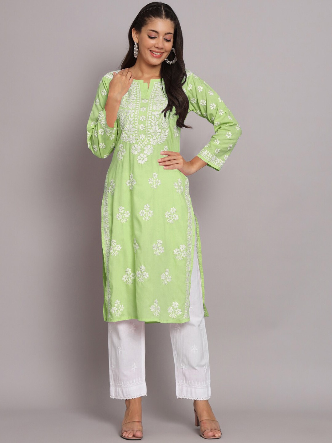 

PARAMOUNT CHIKAN Women Embroidered Chikankari Cotton Straight Kurta, Green