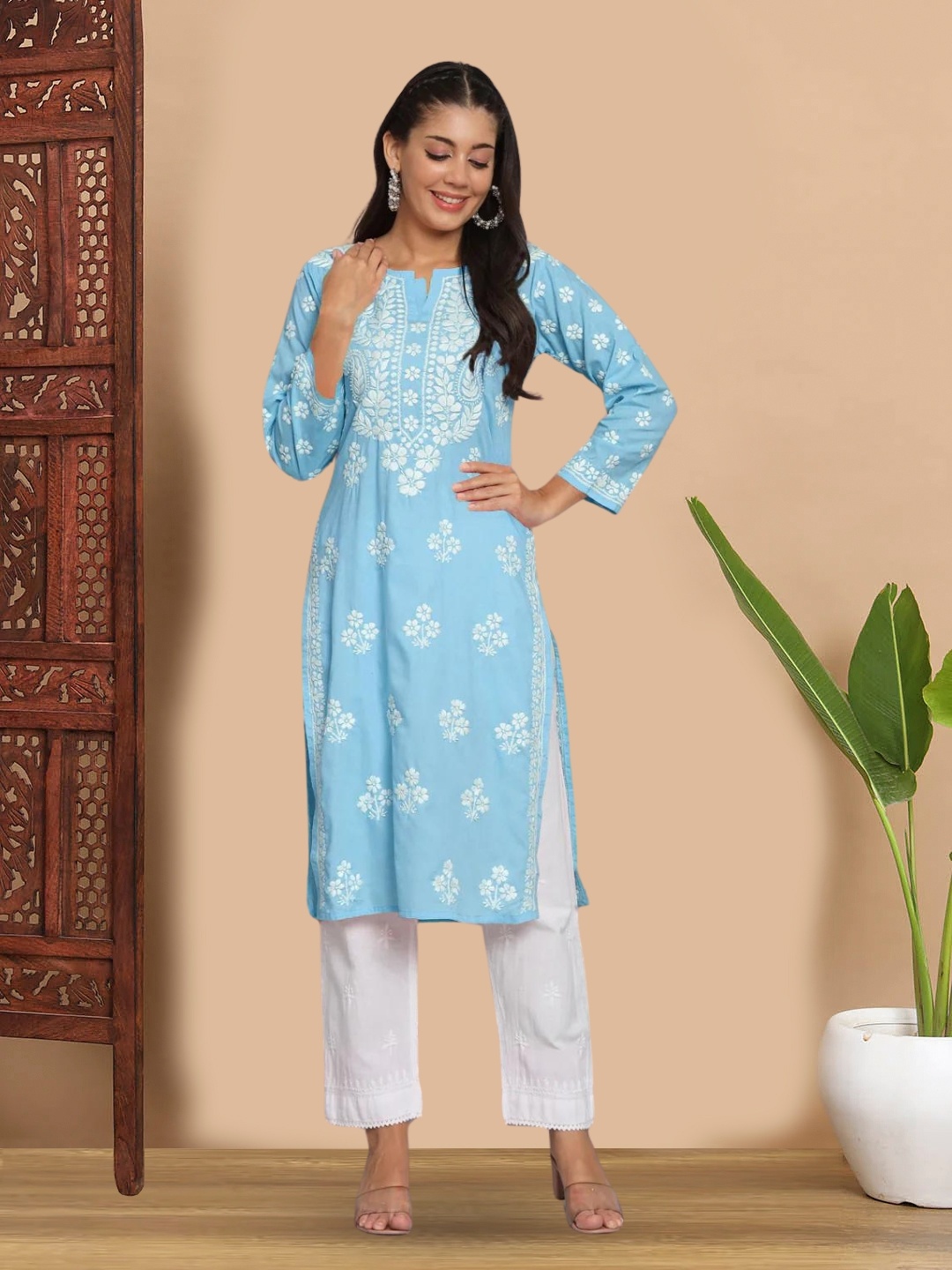 

PARAMOUNT CHIKAN Women Embroidered Chikankari Cotton Straight Kurta, Blue