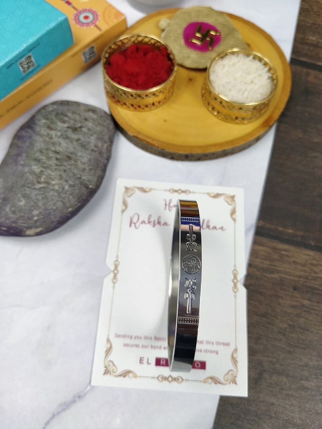 

EL REGALO Men Stainless Steel Om Rakhi, Silver