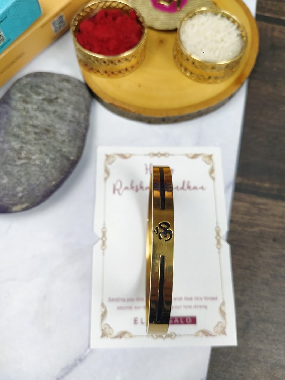 

EL REGALO Men Stainless Steel Om Rakhi, Gold