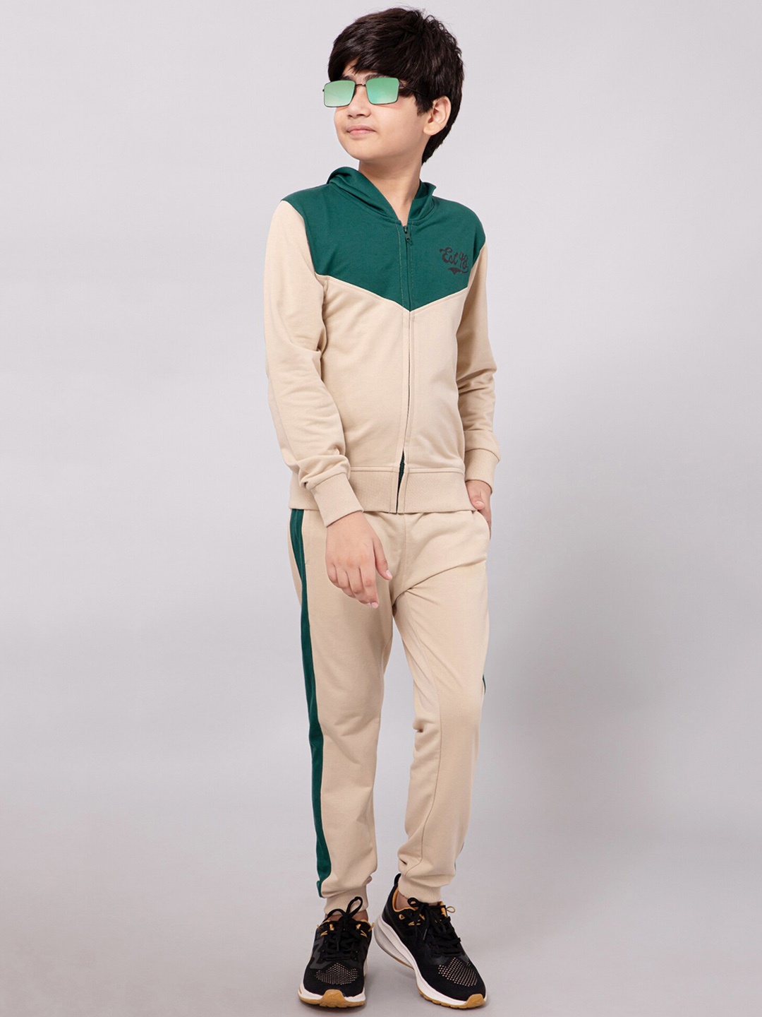 

Alan Jones Boys Colourblocked Tracksuit, Beige