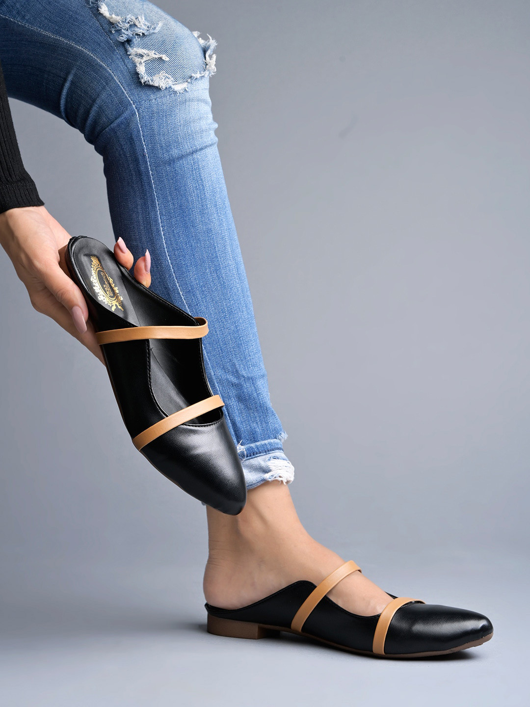 

Shoetopia Girls Colourblocked Slip-On Mules, Black