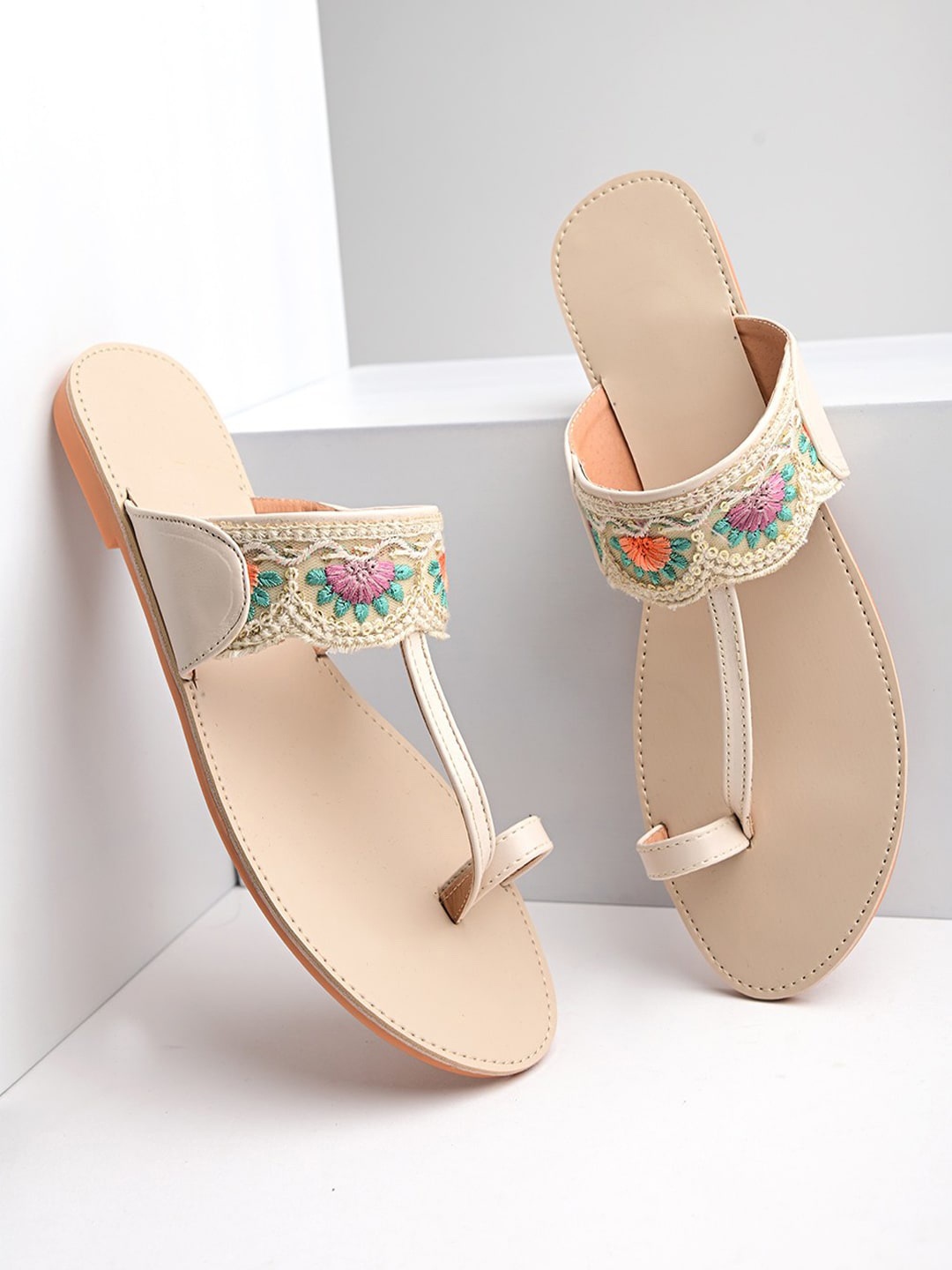 

Shoetopia Girls Embroidered Ethnic One Toe Flats, Cream