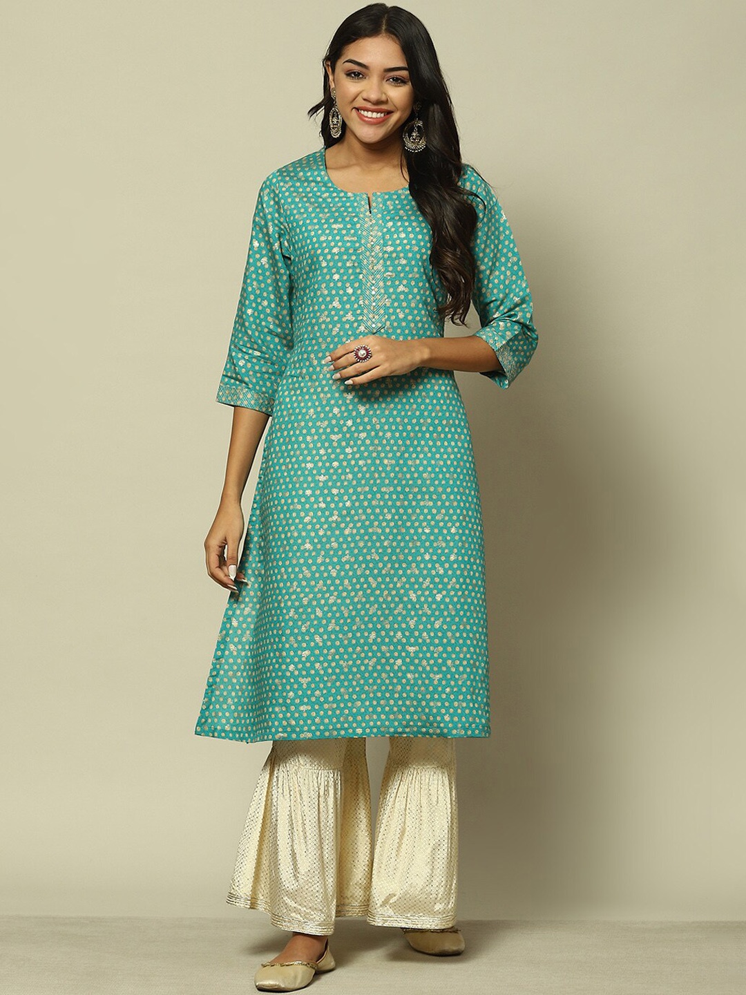 

Rangriti Geometric Printed Round Neck Sequined Straight Kurta, Blue