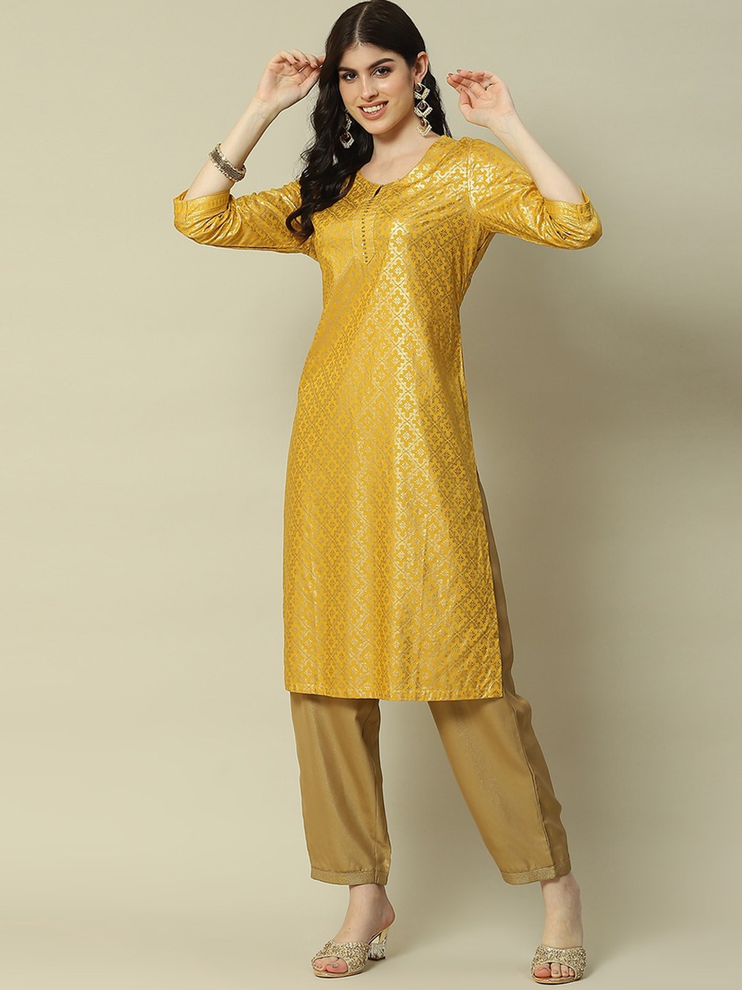 

Rangriti Floral Foil Printed Straight Kurta, Yellow