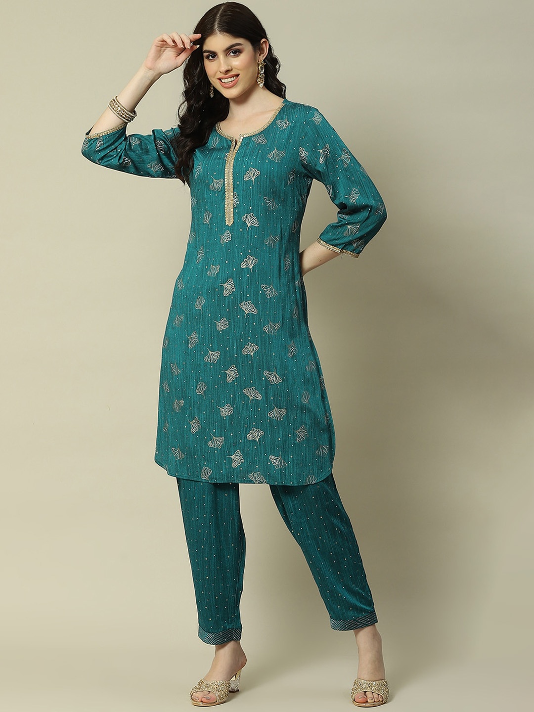 

Rangriti Ethnic Motifs Printed Gotta Patti Kurta with Trousers, Green