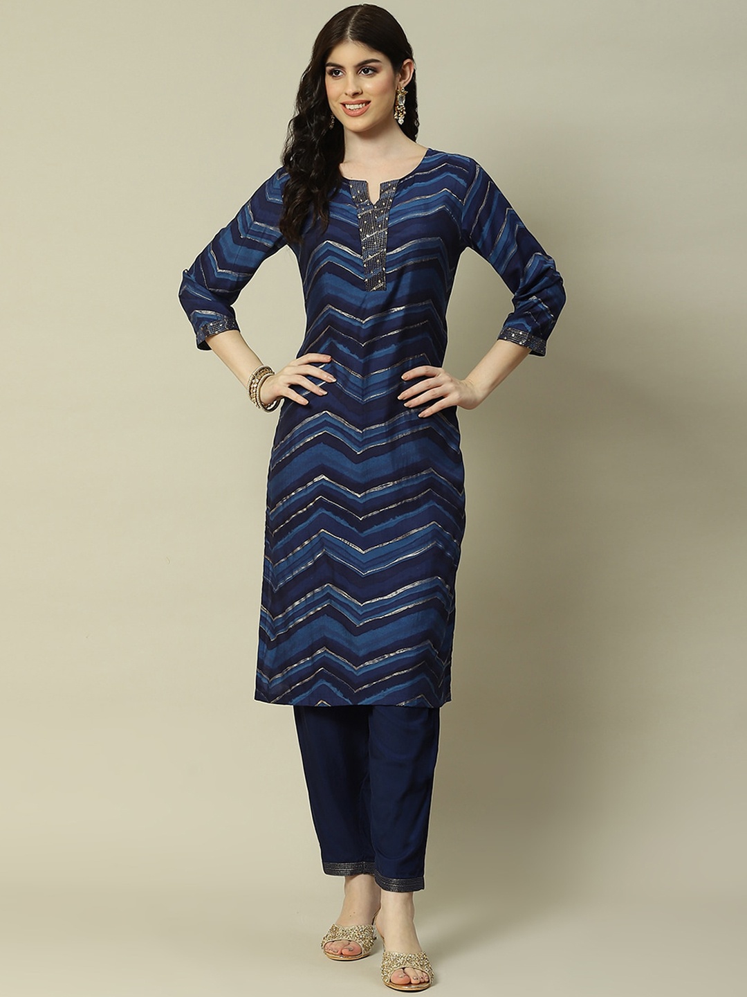 

Rangriti Chevron Printed Sequinned Regular Straight Kurta With Trousers, Blue