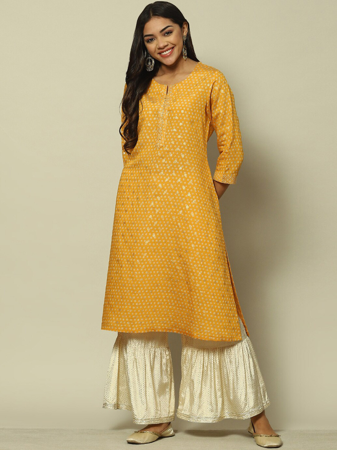 

Rangriti Floral Printed Round Neck Kurta, Yellow