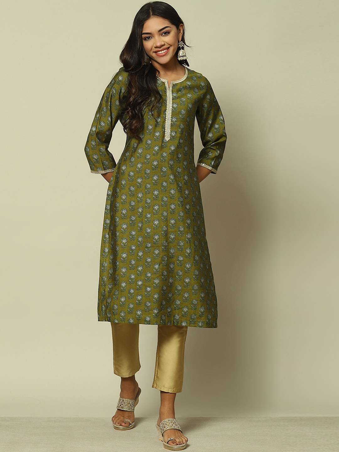 

Rangriti Floral Printed Round Neck Kurta, Green