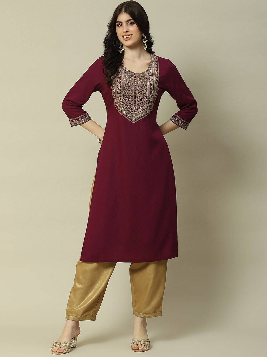 

Rangriti Ethnic Motifs Yoke Design Sequinned Kurta, Burgundy