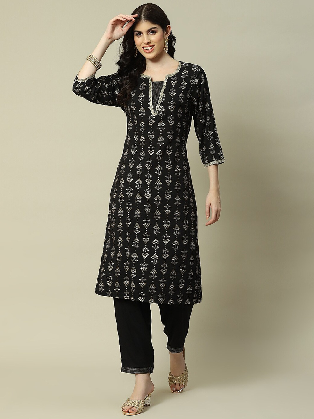 

Rangriti Ethnic Motifs Embroidered Sequinned Kurta with Trousers, Black