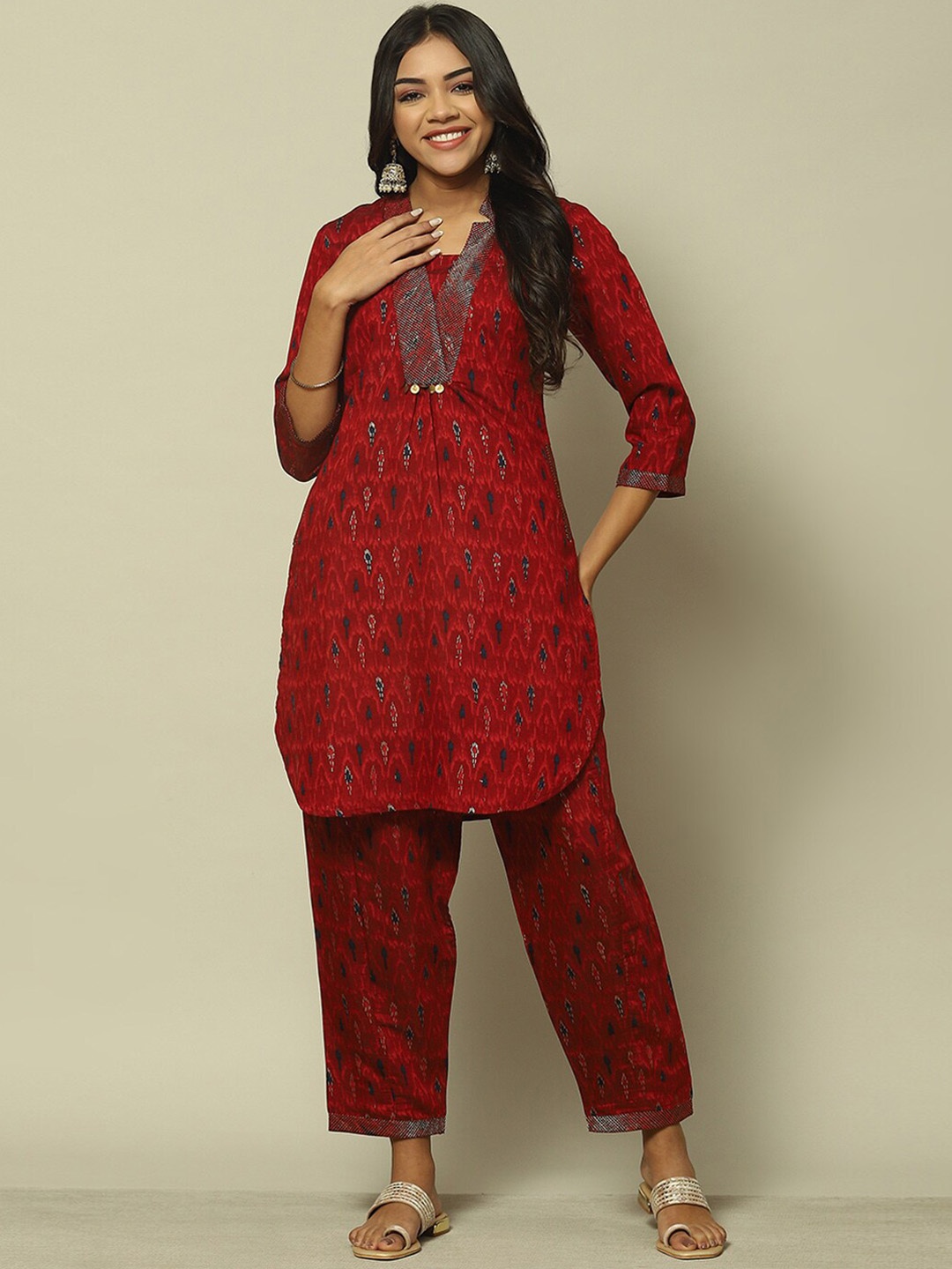 

Rangriti Ethnic Printed V-Neck Regular Kurta With Palazzos, Red