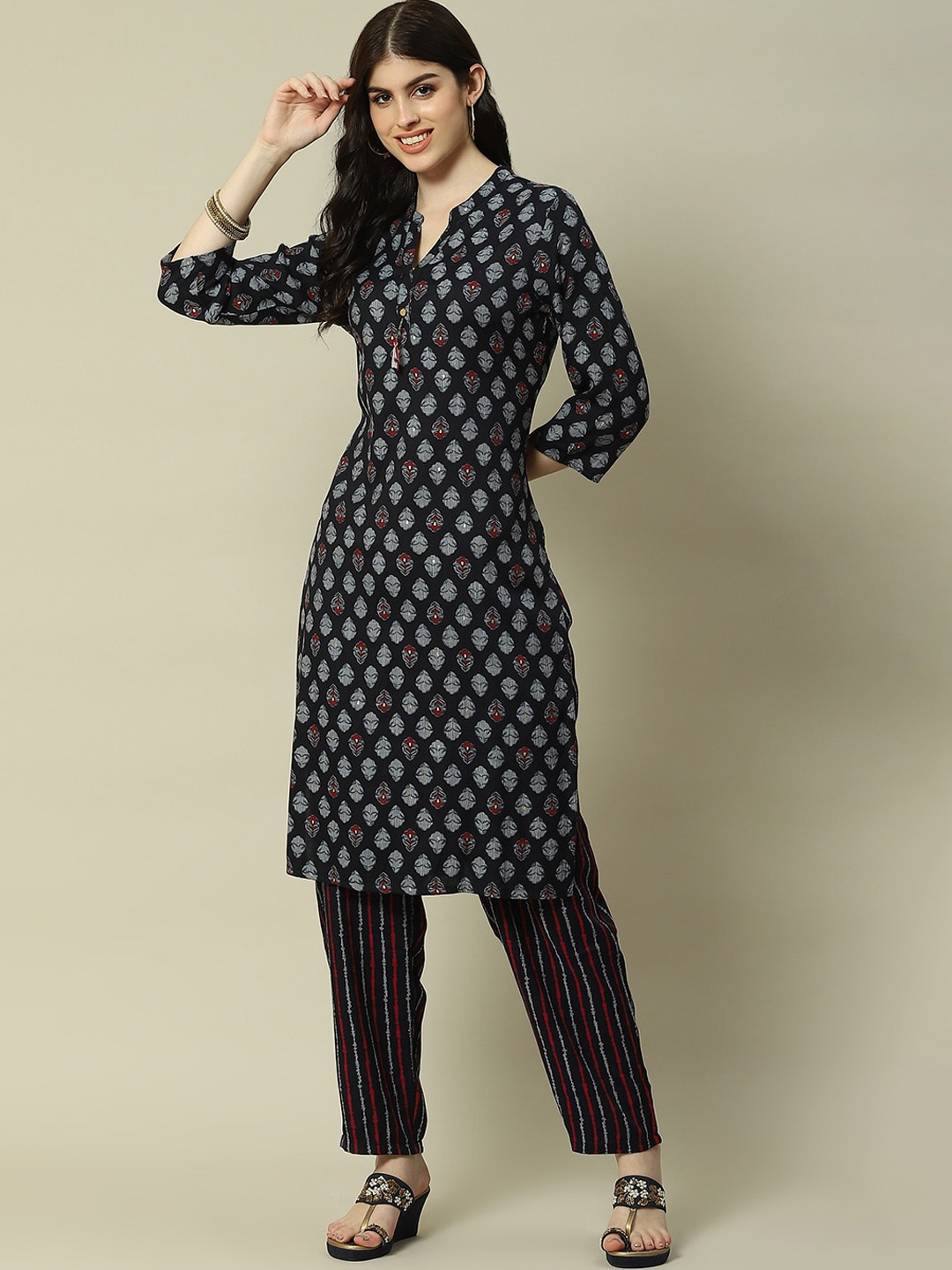 

Rangriti Ethnic Motifs Printed Mandarin Collar Kurta With Trousers, Navy blue