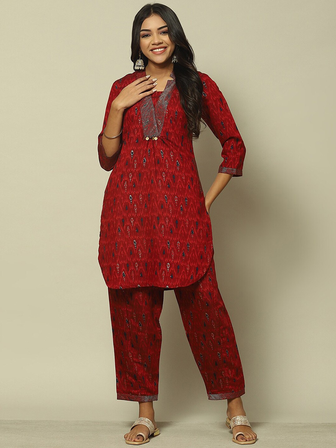 

Rangriti Ethnic Motifs Printed V-Neck Kurta with Palazzos, Red