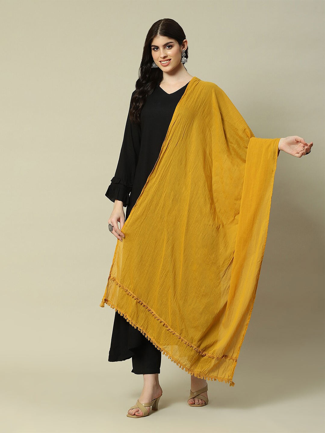 

Rangriti Solid Tasselled Dupatta, Yellow