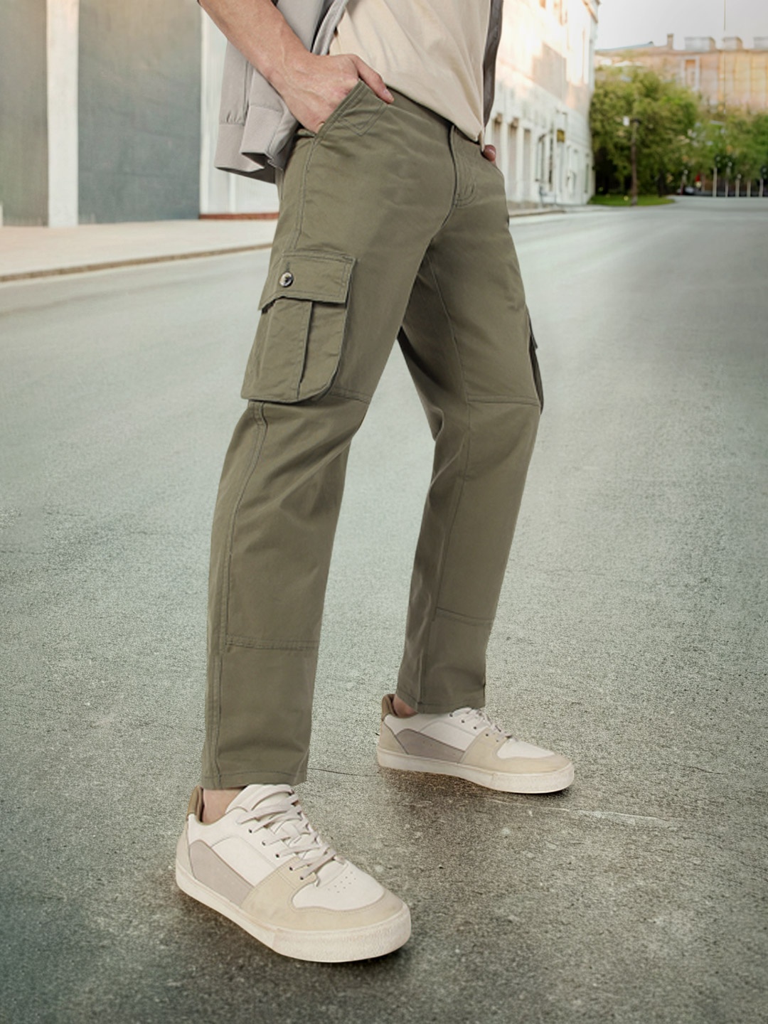 

Urbano Fashion Men Mid-Rise Cargos Trousers, Green