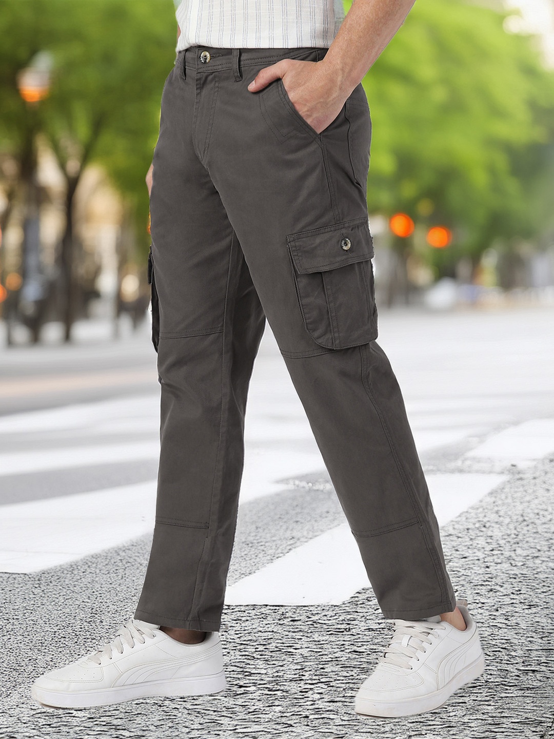 

Urbano Fashion Men Mid-Rise Cargos Trousers, Grey