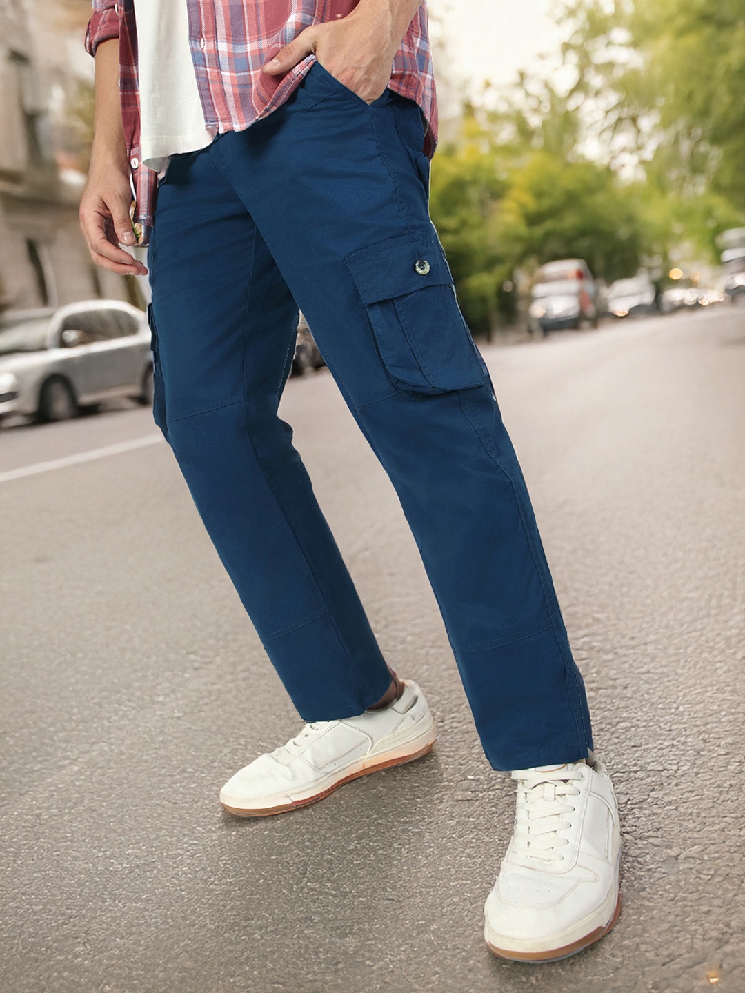 

Urbano Fashion Men Mid-Rise Cargos Trousers, Blue