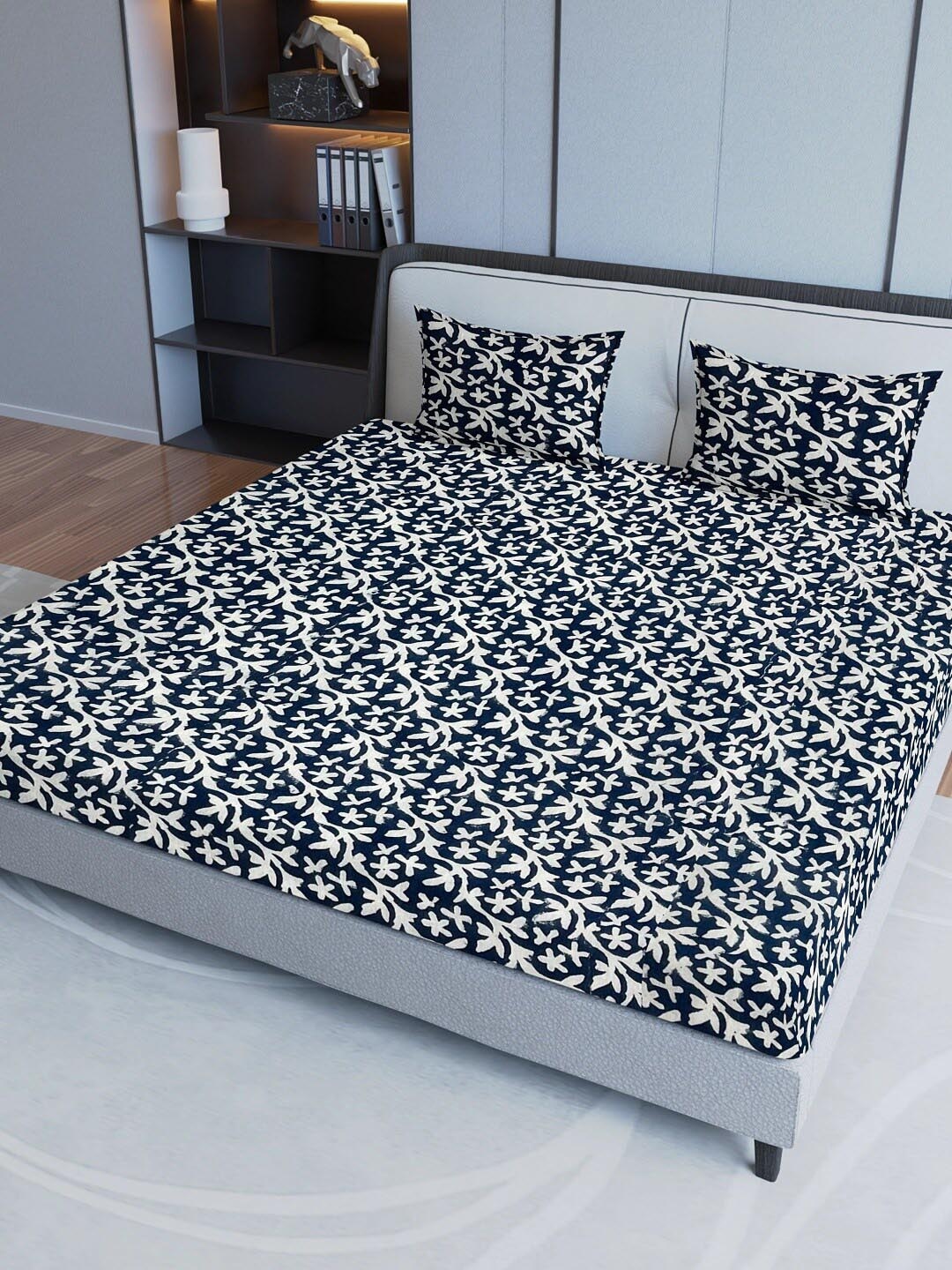

Sangria Blue & White Floral Pure Cotton 200 TC Queen Bedsheet With 2 Pillow Covers