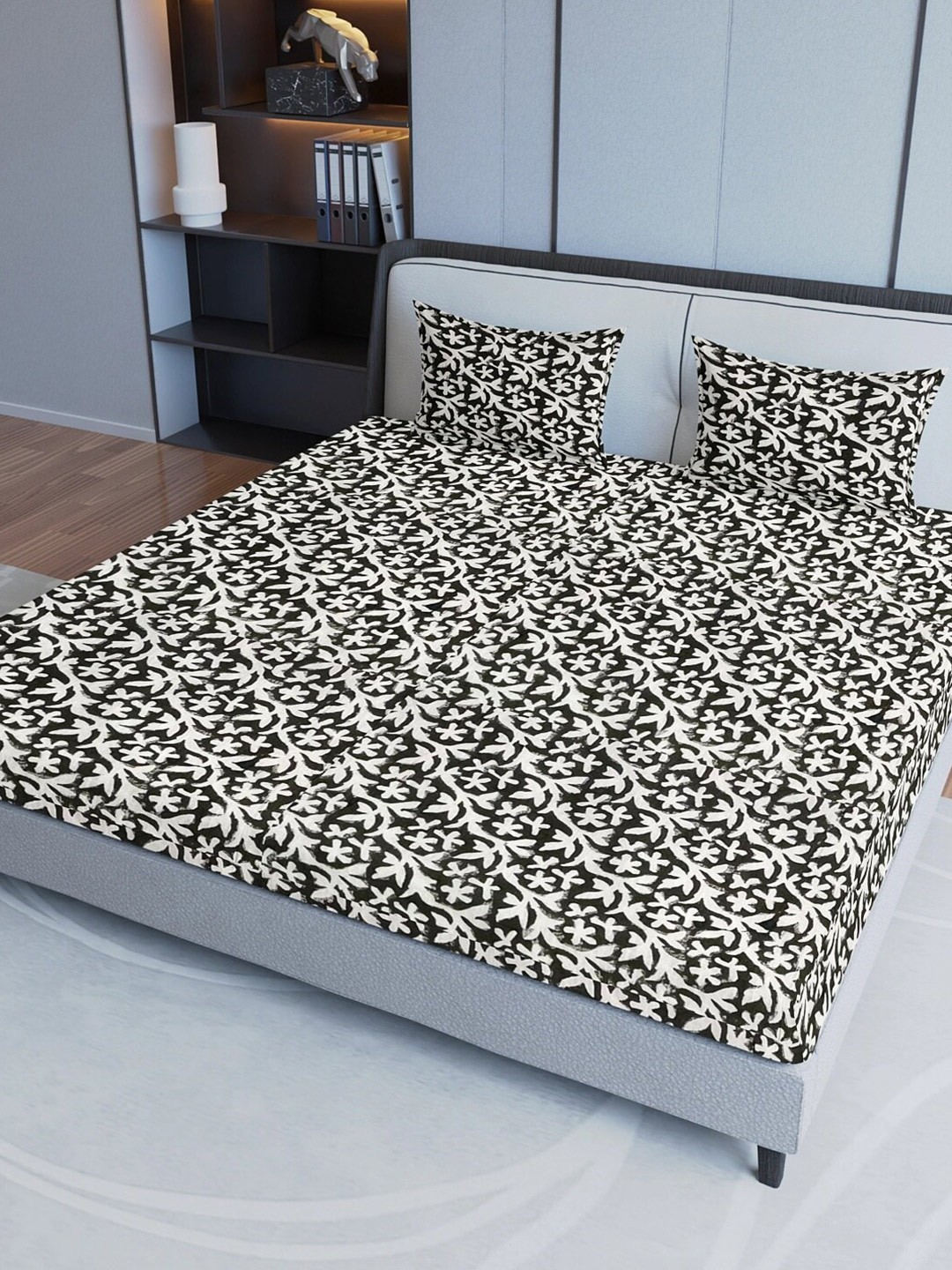 

Sangria Black Printed Cotton 200 TC Queen Bedsheet With 2 Pillow Covers
