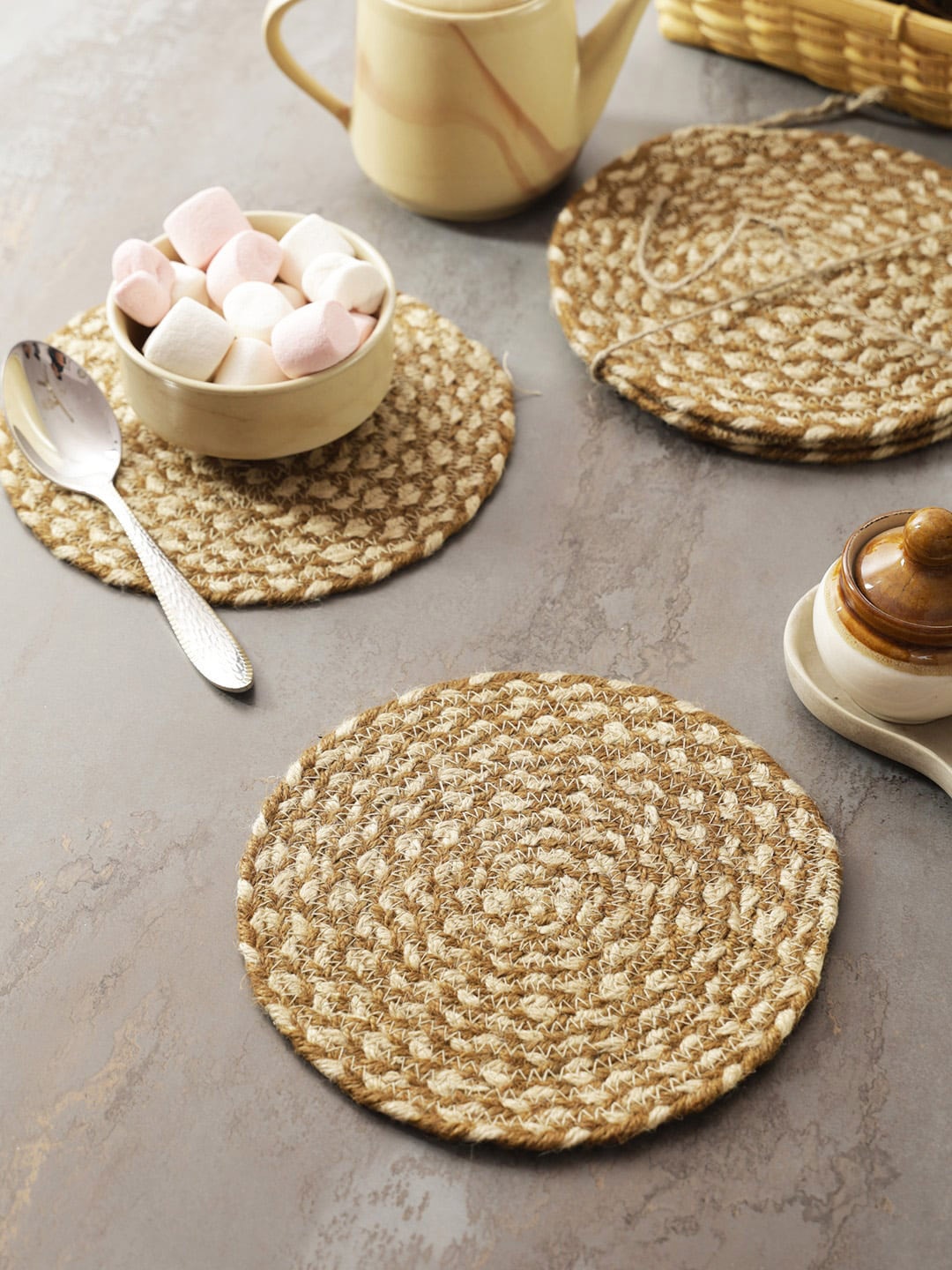 

eyda Tan 6 Pieces Brown & Beige Jute Trivets