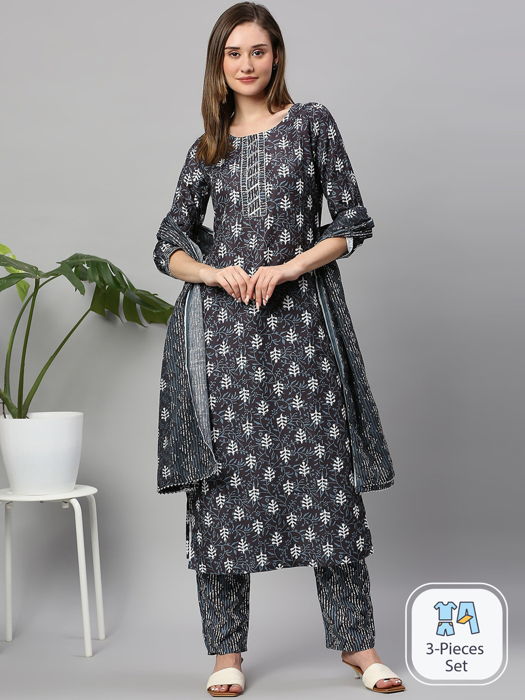 

Anuthi Ethnic Motifs Printed Gotta Patti Kurta with Trousers & With Dupatta, Black