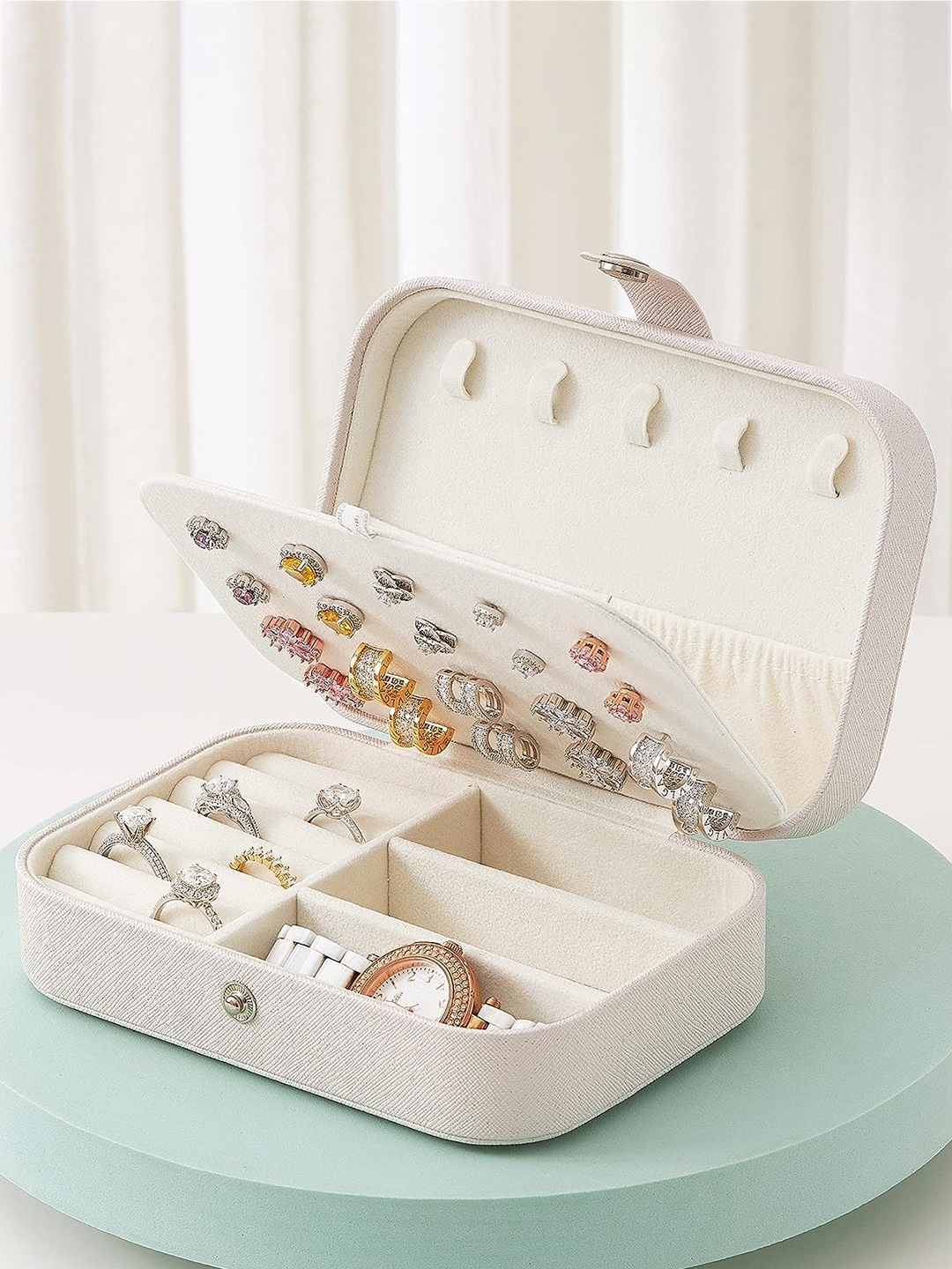 

Awestuffs White Jewellery Case Travel Organizer