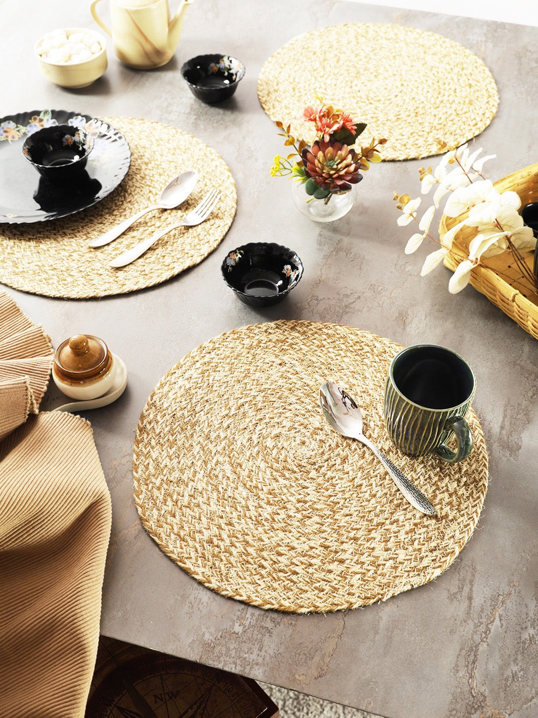 

eyda Beige 6 Pieces Braided Natural Jute Table Mats