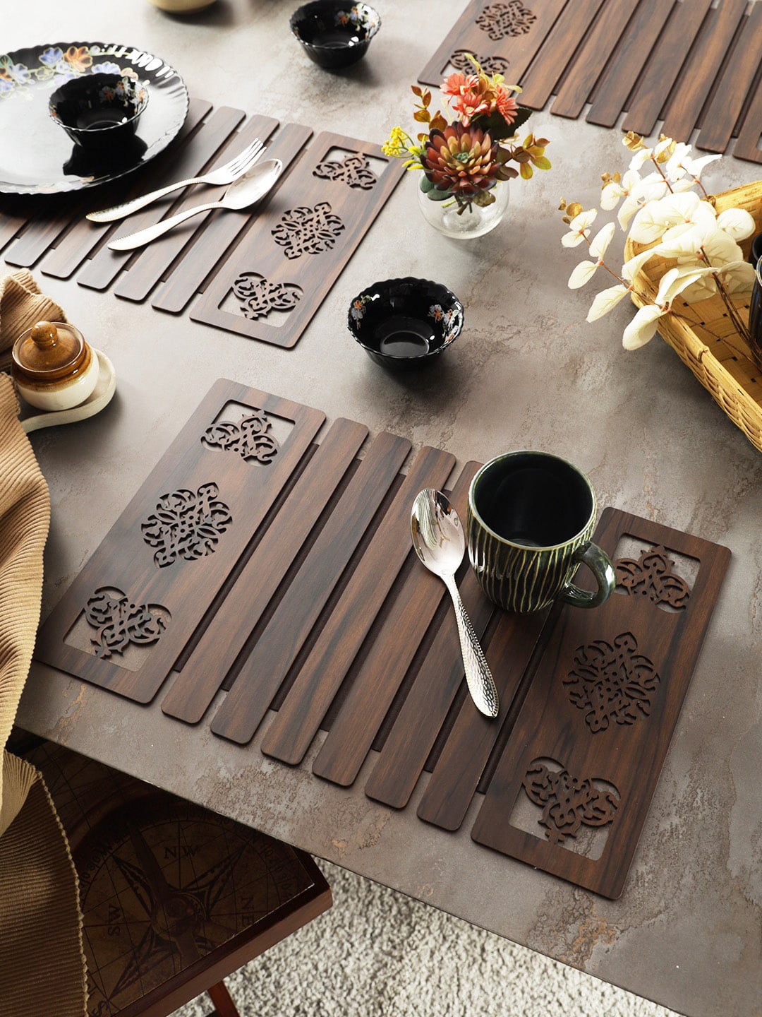 

eyda Beige 6 Pieces Self Design Foldable Table Placemats