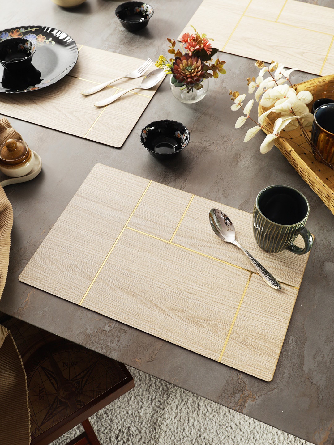 

eyda Cream Coloured 6 Pieces Printed Table Placemats