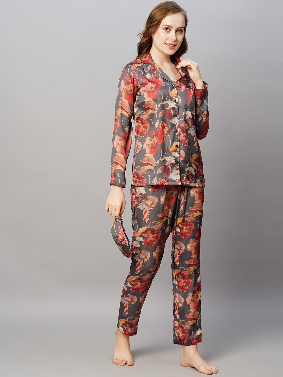 

DRAPE IN VOGUE Floral Printed Satin Night suit, Brown