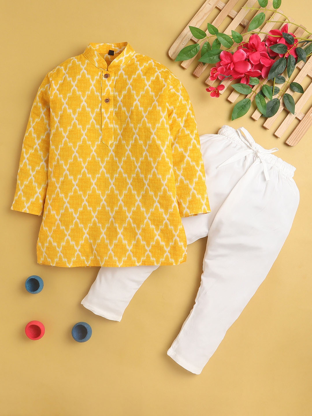 

BAESD Boys Geometric Printed Cotton Silk Kurta With Pyjamas, Yellow