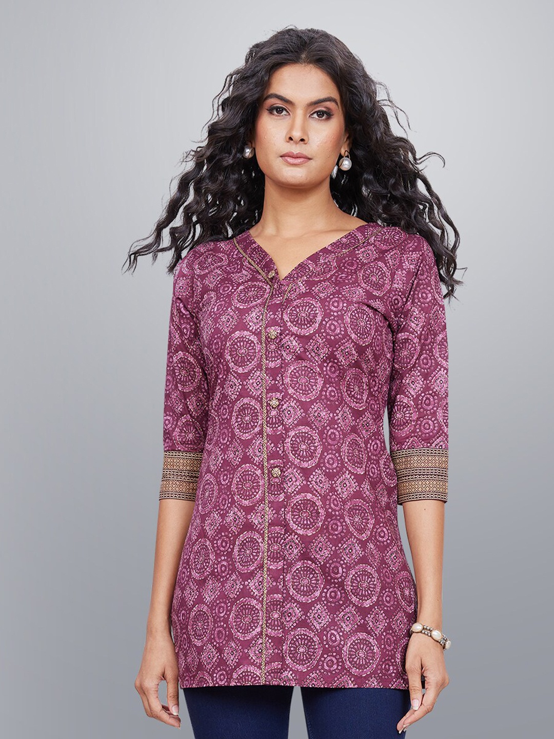 

Jevi Prints Ethnic Motif Printed V-Neck Cotton Kurti, Burgundy