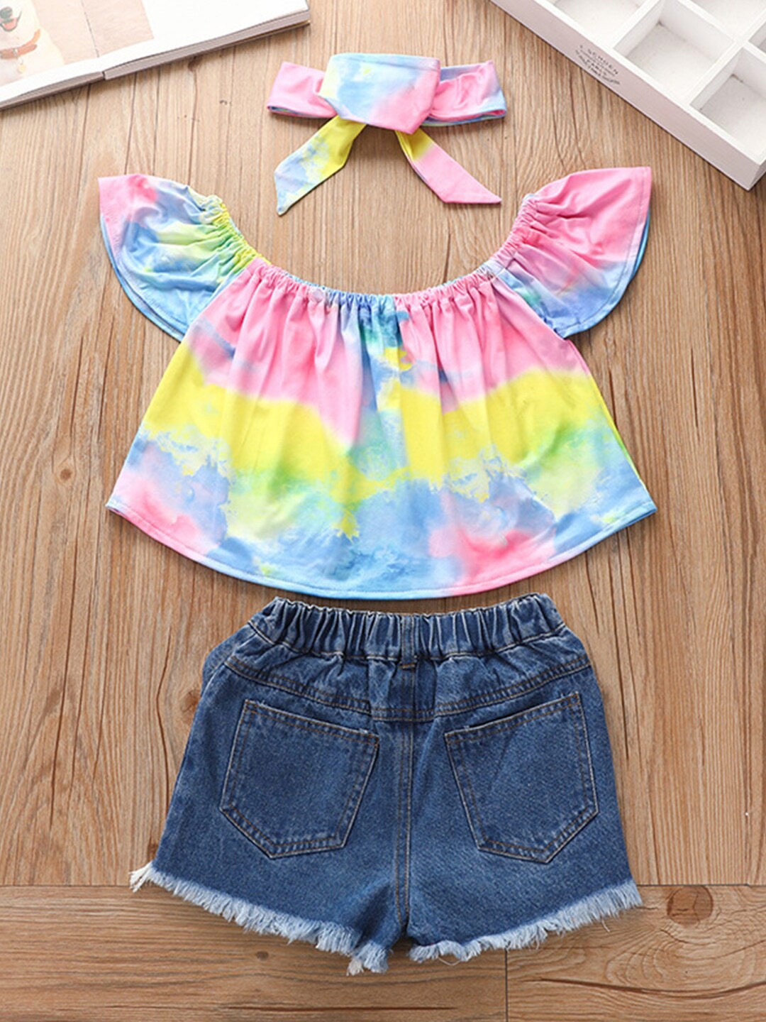 

Bold N Elegant Girls Off-Shoulder Neck Tie And Dye Top & Shorts With Headband, Pink