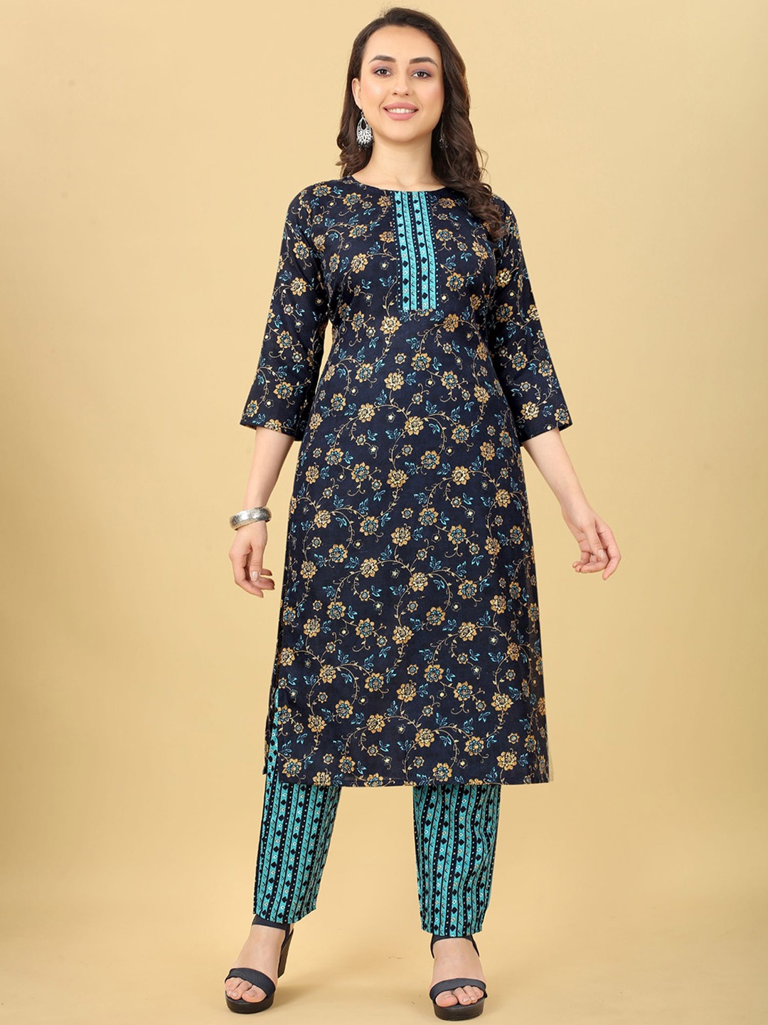 

EVERMORE Floral Printed Kurta with Trousers, Navy blue