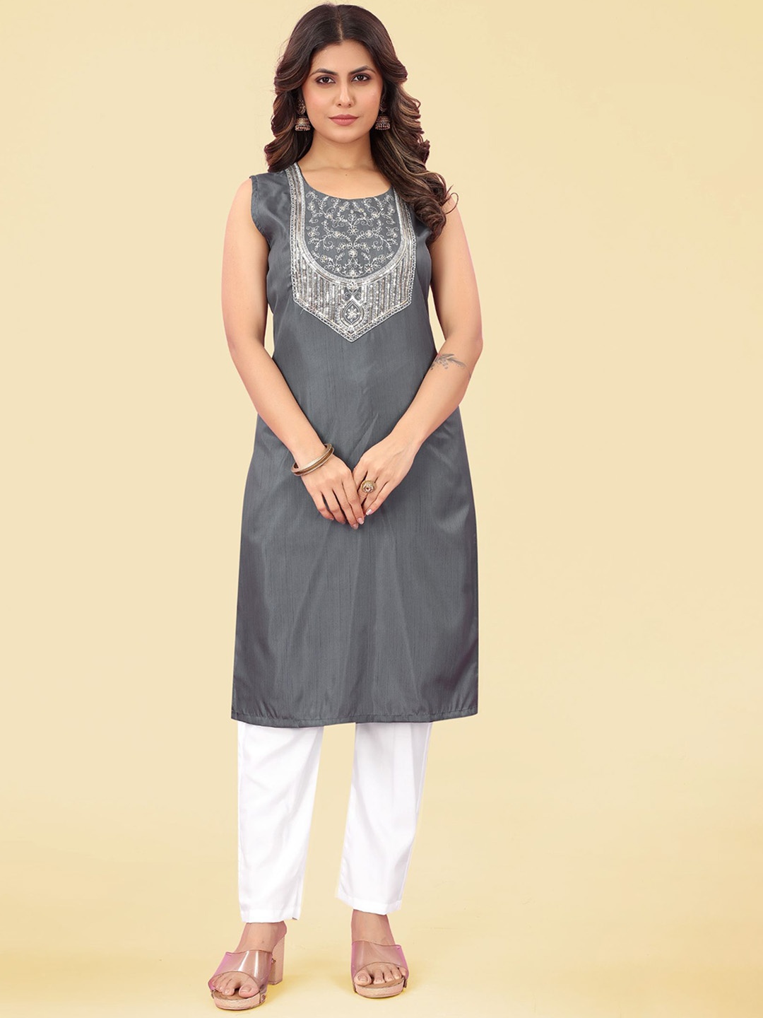 

EVERMORE Ethnic Motifs Yoke Design Sequinned Kurta with Trousers, Grey