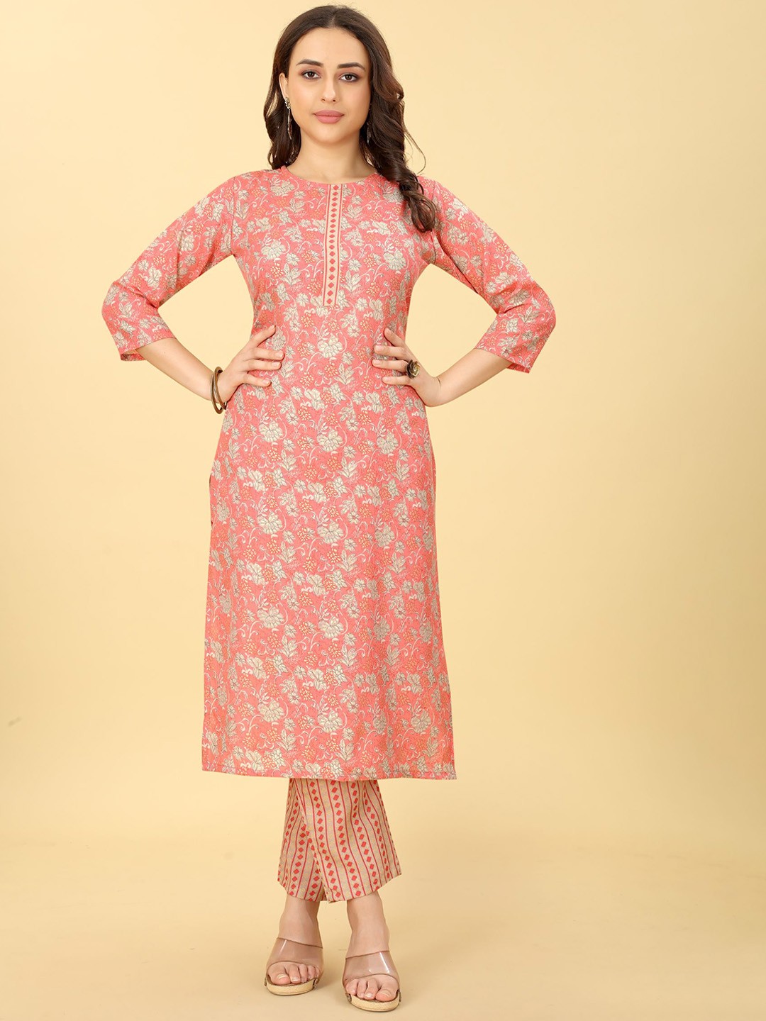 

EVERMORE Floral Printed Kurta with Trousers, Peach