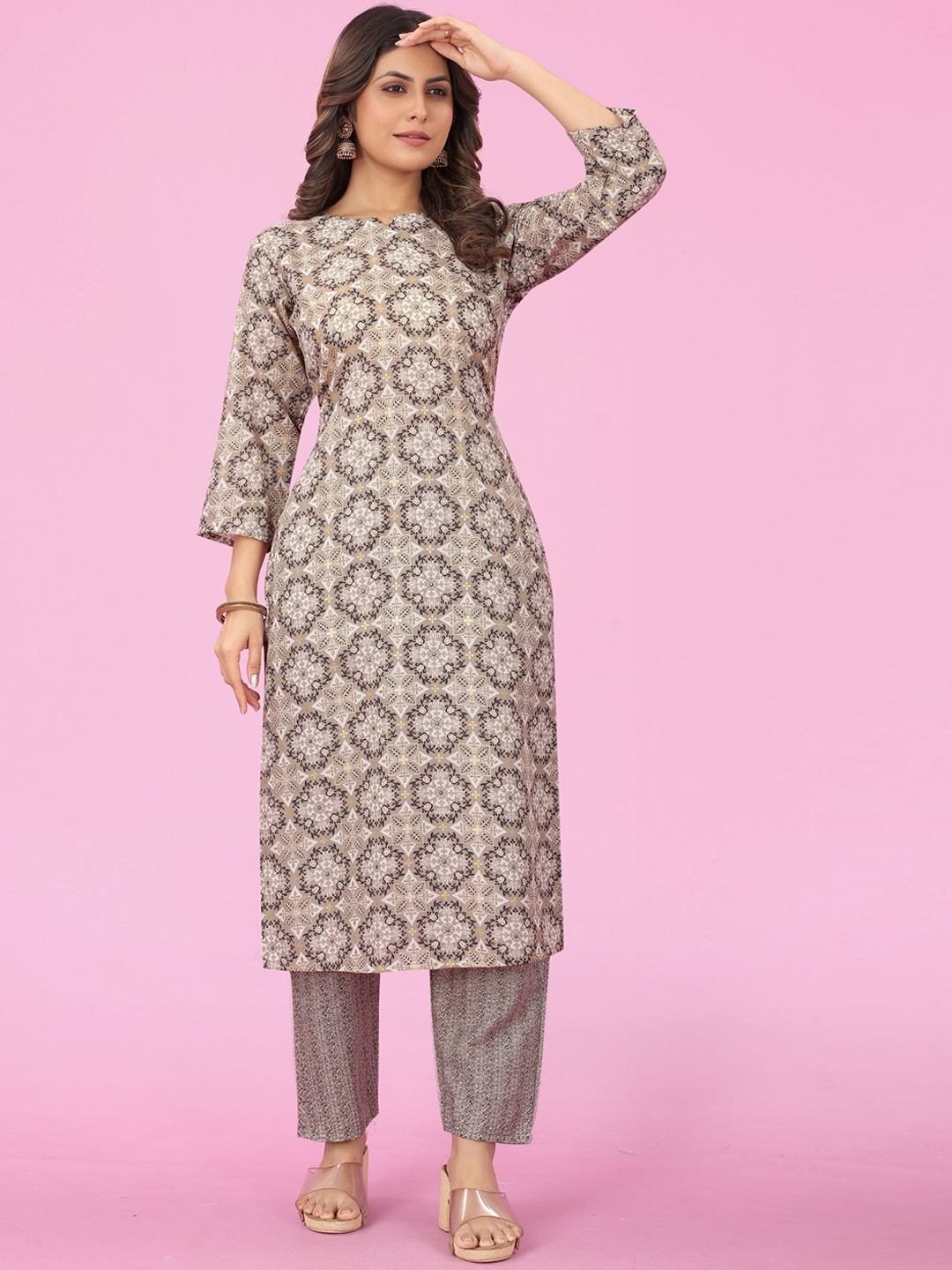 

Bridha Ethnic Motifs Printed Straight Kurta With Trousers, Grey