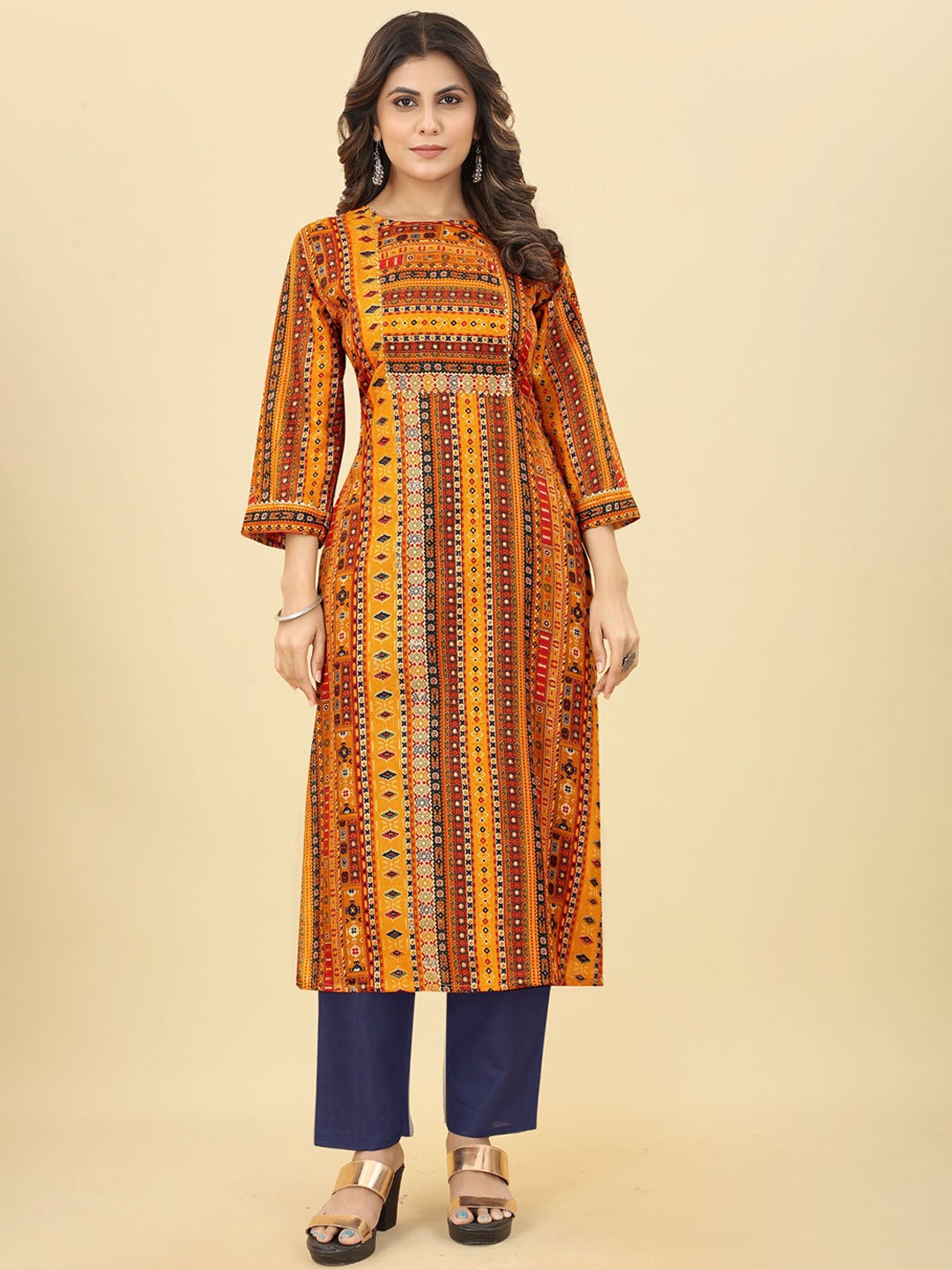 

Bridha Ethnic Motifs Printed Gotta Patti Straight Kurta With Trousers, Yellow