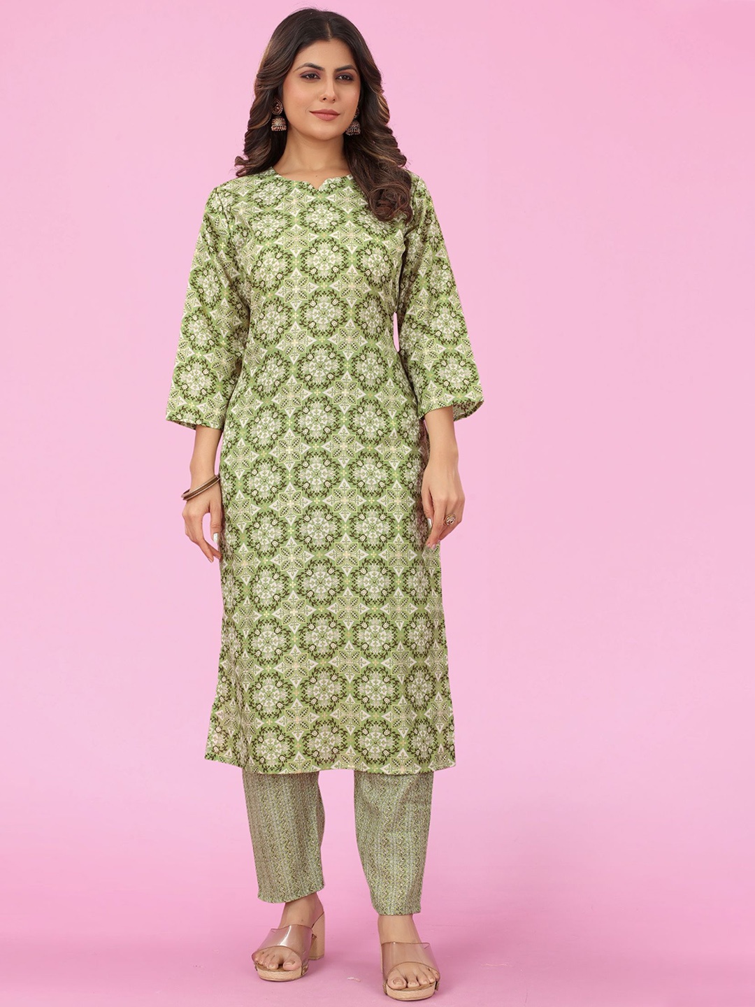 

Bridha Ethnic Motifs Printed Straight Kurta With Trousers, Green