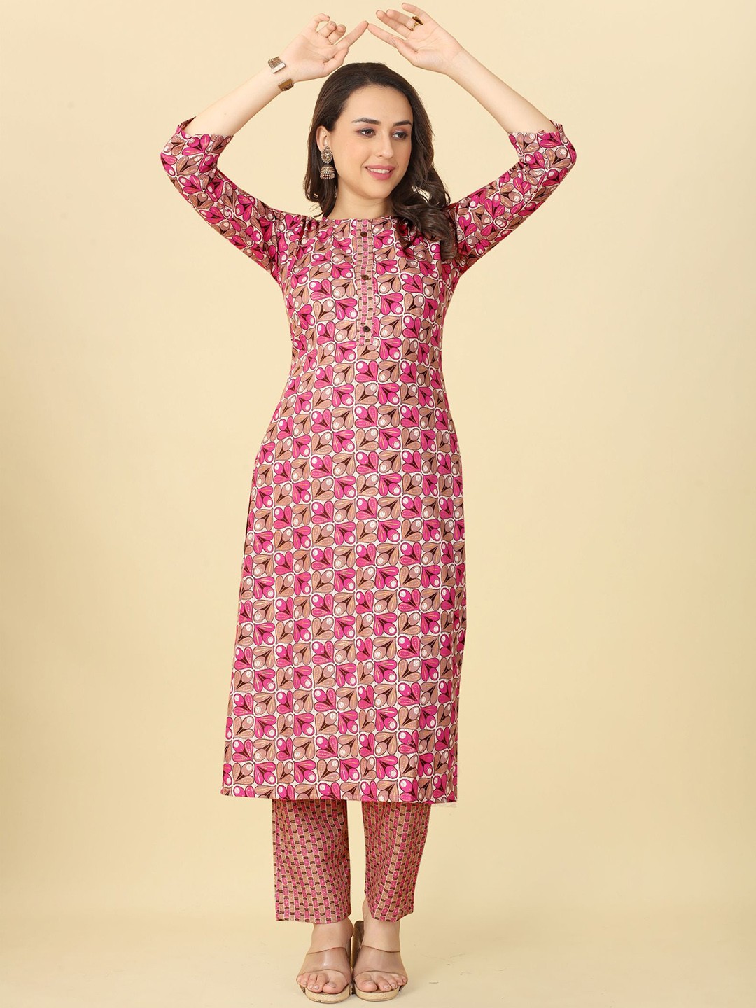 

Bridha Ethnic Printed Straight Kurta With Trousers, Pink