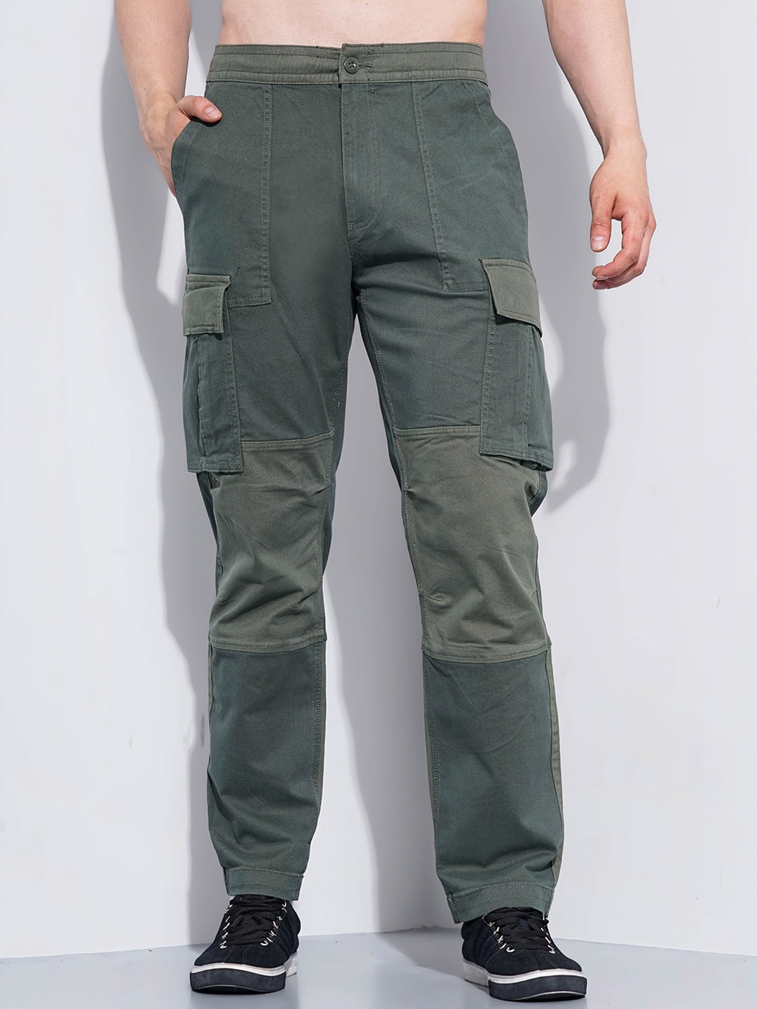 

Celio Men Regular Fit Cotton Cargos, Olive